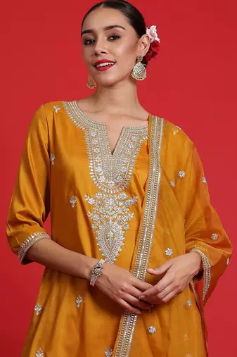 Women Ethnic Motifs Embroidered Regular Kurta with Trousers & With Dupatta