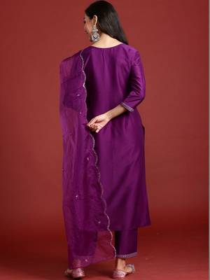 Women Ethnic Motifs Embroidered Regular Thread Work Kurta with Trousers & With Dupatta 3