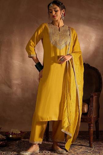 Women Embroidered Regular Thread Work Kurta with Trousers & With Dupatta