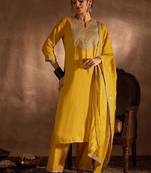 Women Embroidered Regular Thread Work Kurta with Trousers & With Dupatta