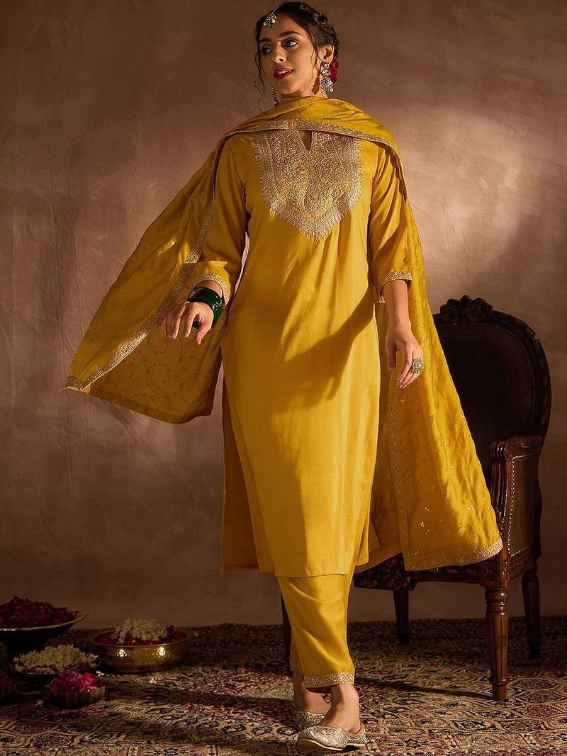 Women Embroidered Regular Thread Work Kurta with Trousers & With Dupatta