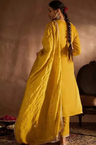 Women Embroidered Regular Thread Work Kurta with Trousers & With Dupatta