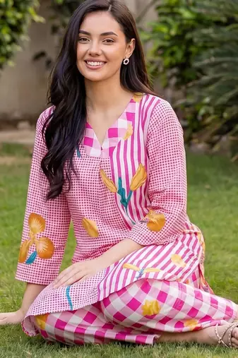 Women Floral Printed Regular Pure Cotton Kurta with Trousers