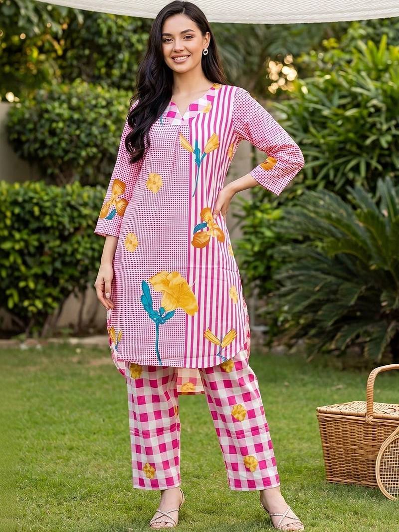 Women Floral Printed Regular Pure Cotton Kurta with Trousers