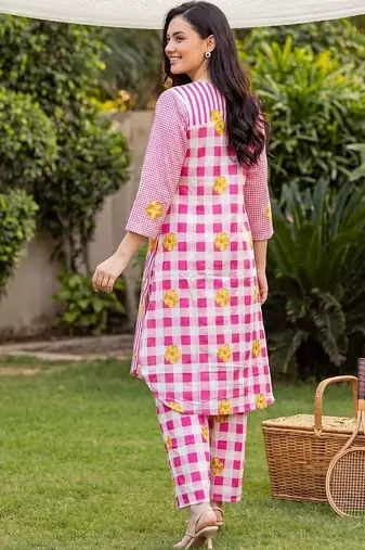 Women Floral Printed Regular Pure Cotton Kurta with Trousers
