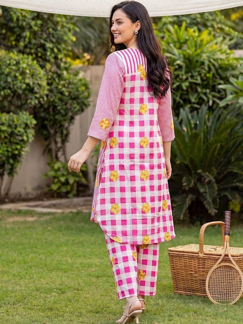 Women Floral Printed Regular Pure Cotton Kurta with Trousers