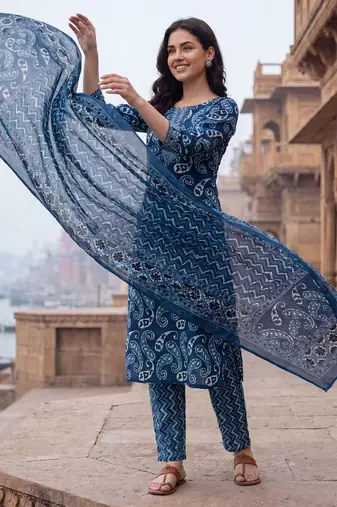 Women Ethnic Motifs Printed Regular Pure Cotton Kurta with Trousers & With Dupatta