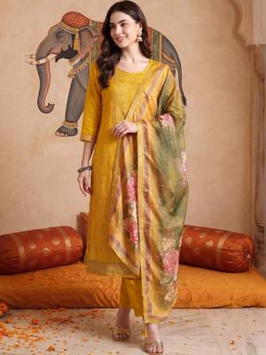 Women Embroidered Regular Thread Work Kurta with Trousers & With Dupatta 1