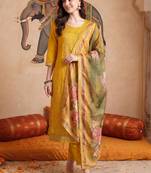 Women Embroidered Regular Thread Work Kurta with Trousers & With Dupatta
