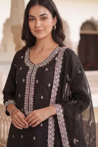 Women Ethnic Motifs Embroidered Regular Thread Work Kurta with Trousers & With Dupatta