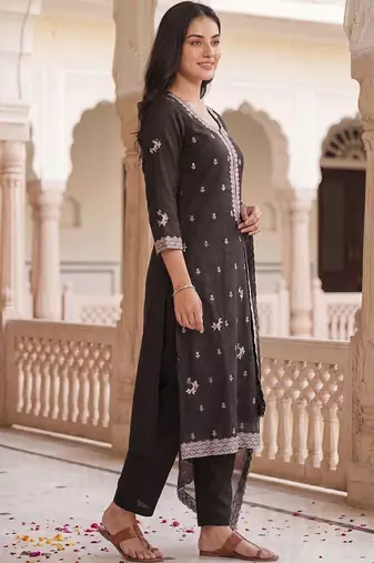 Women Ethnic Motifs Embroidered Regular Thread Work Kurta with Trousers & With Dupatta