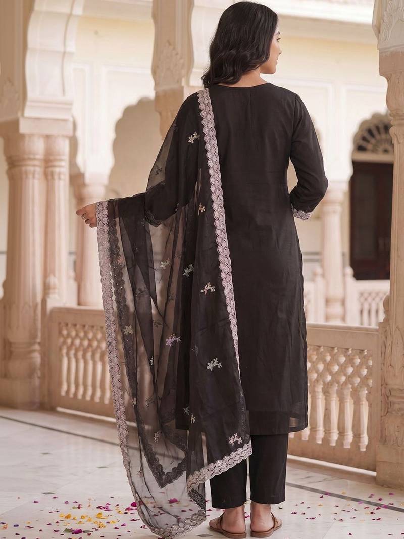 Women Ethnic Motifs Embroidered Regular Thread Work Kurta with Trousers & With Dupatta