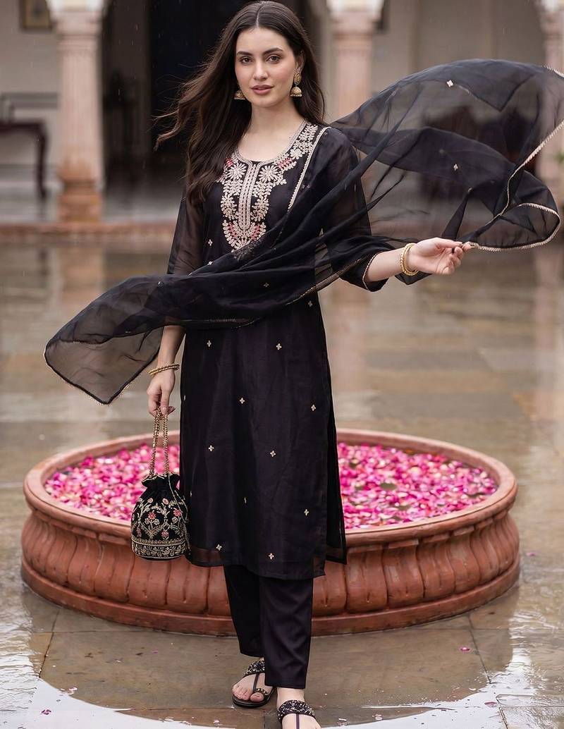 Women Ethnic Motifs Embroidered Regular Thread Work Kurta with Trousers & With Dupatta
