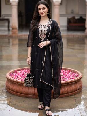 Women Ethnic Motifs Embroidered Regular Thread Work Kurta with Trousers & With Dupatta 5