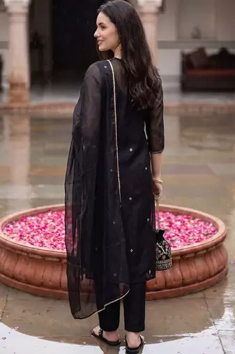Women Ethnic Motifs Embroidered Regular Thread Work Kurta with Trousers & With Dupatta