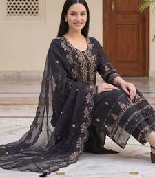 Women Ethnic Motifs Embroidered Regular Thread Work Kurta with Trousers & With Dupatta