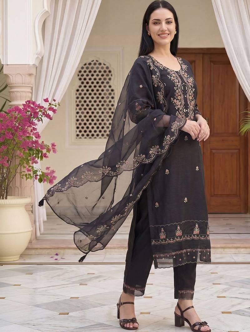 Women Ethnic Motifs Embroidered Regular Thread Work Kurta with Trousers & With Dupatta