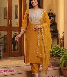 Women Ethnic Motifs Embroidered Regular Thread Work Kurta with Trousers & With Dupatta