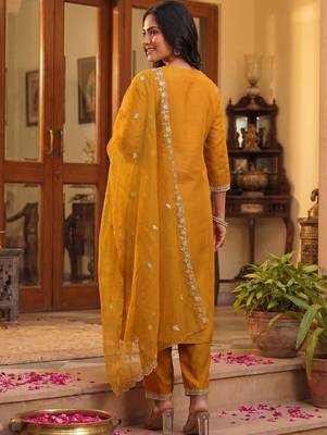 Women Ethnic Motifs Embroidered Regular Thread Work Kurta with Trousers & With Dupatta 6