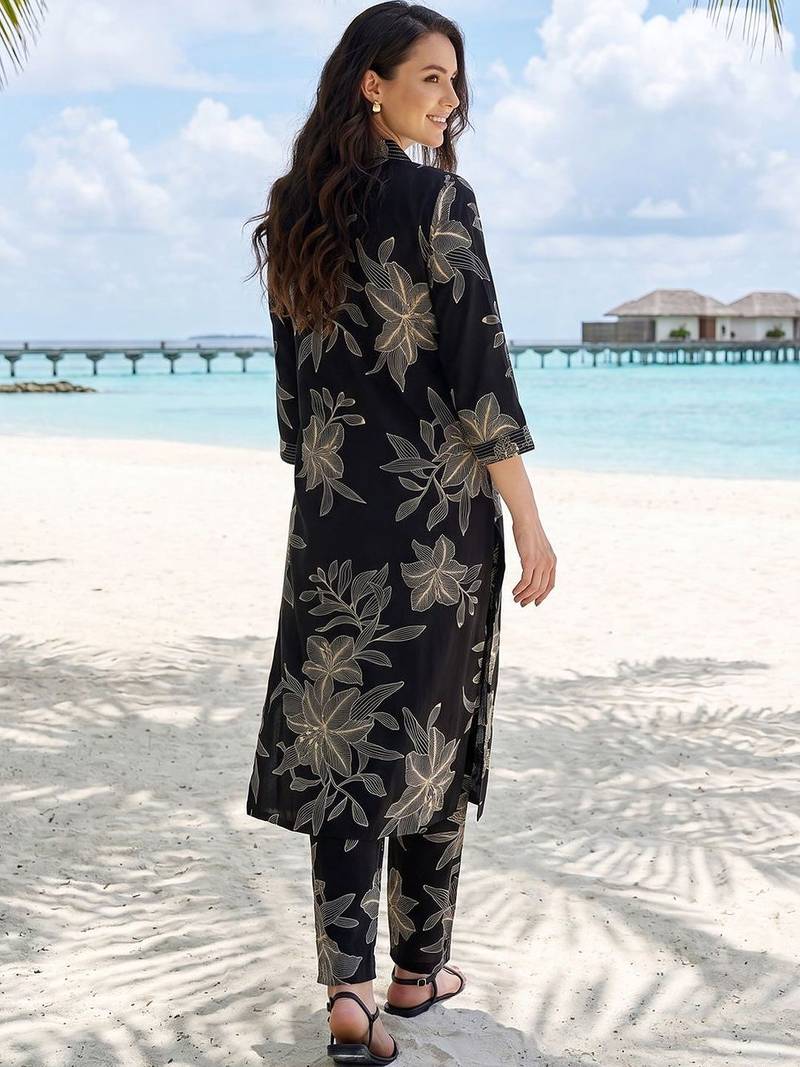 Women Floral Printed Regular Kurta with Trousers