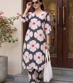 Women Floral Printed Regular Kurta with Trousers