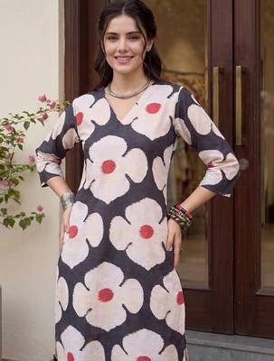 Women Floral Printed Regular Kurta with Trousers 2