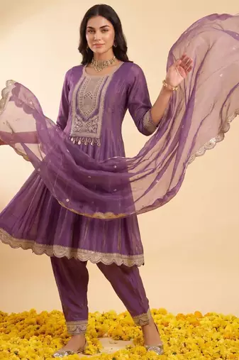 Women Ethnic Motifs Embroidered Empire Thread Work Kurta with Patiala & With Dupatta
