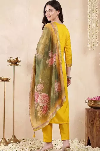 Women Floral Embroidered Regular Thread Work Kurta with Trousers & With Dupatta