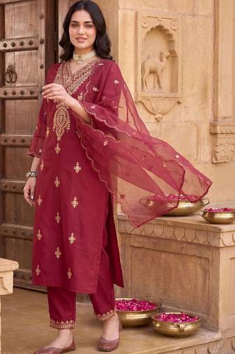 Women Ethnic Motifs Embroidered Regular Kurta with Trousers & With Dupatta