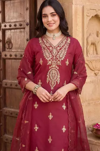 Women Ethnic Motifs Embroidered Regular Kurta with Trousers & With Dupatta