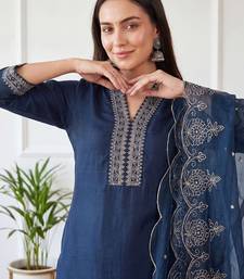 Women Ethnic Motifs Embroidered Regular Thread Work Kurta with Trousers & With Dupatta