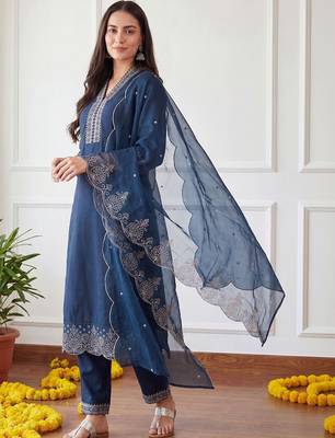 Women Ethnic Motifs Embroidered Regular Thread Work Kurta with Trousers & With Dupatta 2
