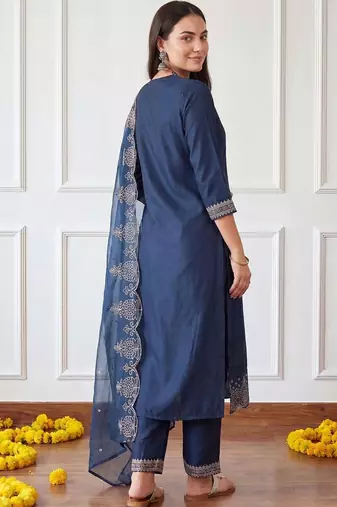 Women Ethnic Motifs Embroidered Regular Thread Work Kurta with Trousers & With Dupatta