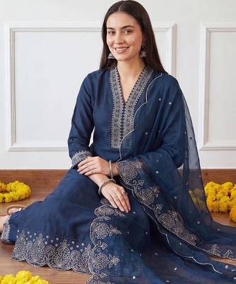 Women Ethnic Motifs Embroidered Regular Thread Work Kurta with Trousers & With Dupatta 5