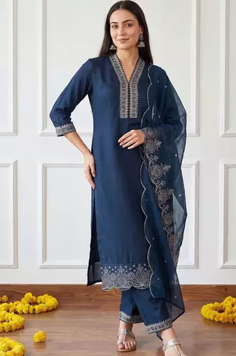 Women Ethnic Motifs Embroidered Regular Thread Work Kurta with Trousers & With Dupatta