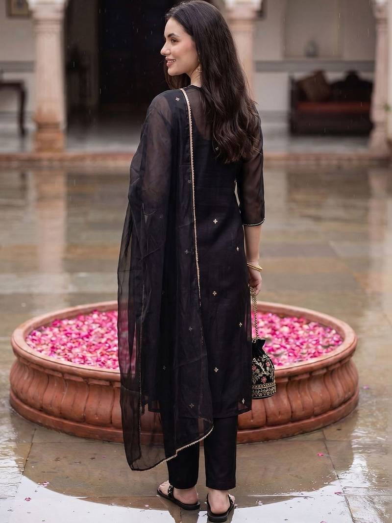 Women Ethnic Motifs Embroidered Regular Thread Work Kurta with Trousers & With Dupatta
