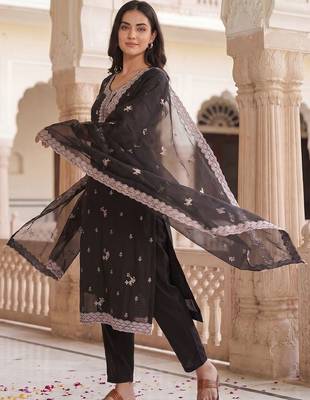 Women Ethnic Motifs Embroidered Regular Thread Work Kurta with Trousers & With Dupatta 1