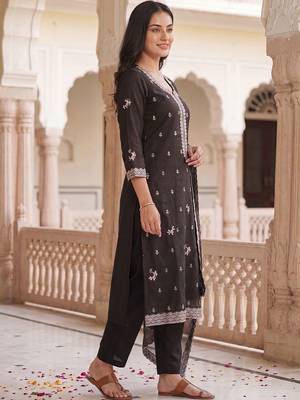 Women Ethnic Motifs Embroidered Regular Thread Work Kurta with Trousers & With Dupatta 3
