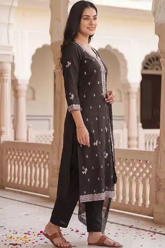 Women Ethnic Motifs Embroidered Regular Thread Work Kurta with Trousers & With Dupatta
