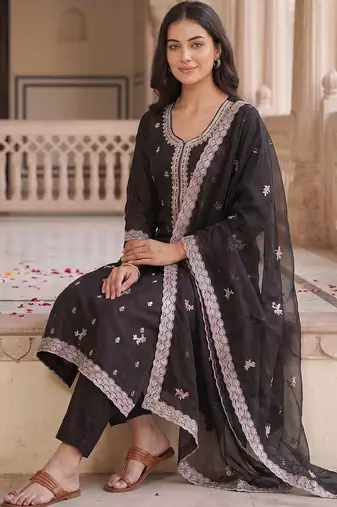 Women Ethnic Motifs Embroidered Regular Thread Work Kurta with Trousers & With Dupatta
