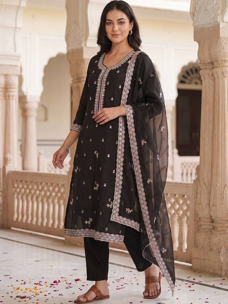 Women Ethnic Motifs Embroidered Regular Thread Work Kurta with Trousers & With Dupatta