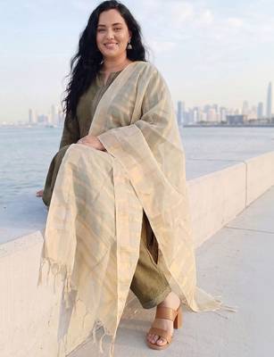 Women Regular Thread Work Kurta with Trousers & With Dupatta 5