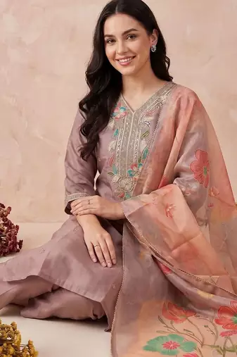 Women Floral Embroidered Regular Mirror Work Kurta with Trousers & With Dupatta