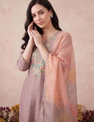 Women Floral Embroidered Regular Mirror Work Kurta with Trousers & With Dupatta 4