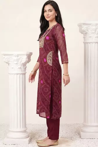 Women Bandhani Dyed Regular Thread Work Kurta with Trousers & With Dupatta