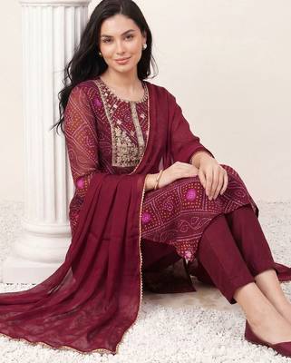 Women Bandhani Dyed Regular Thread Work Kurta with Trousers & With Dupatta 5