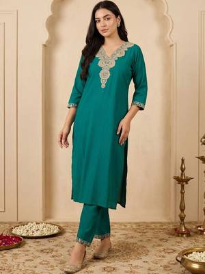 Women Regular Kurta with Trousers 1