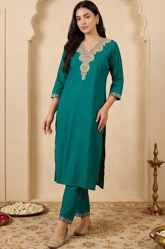 Women Regular Kurta with Trousers