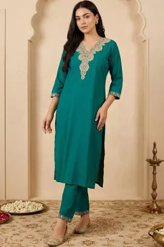 Women Regular Kurta with Trousers