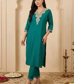 Women Regular Kurta with Trousers